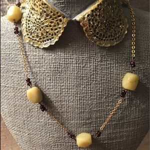 Serpentine stones & garnets 20” necklace